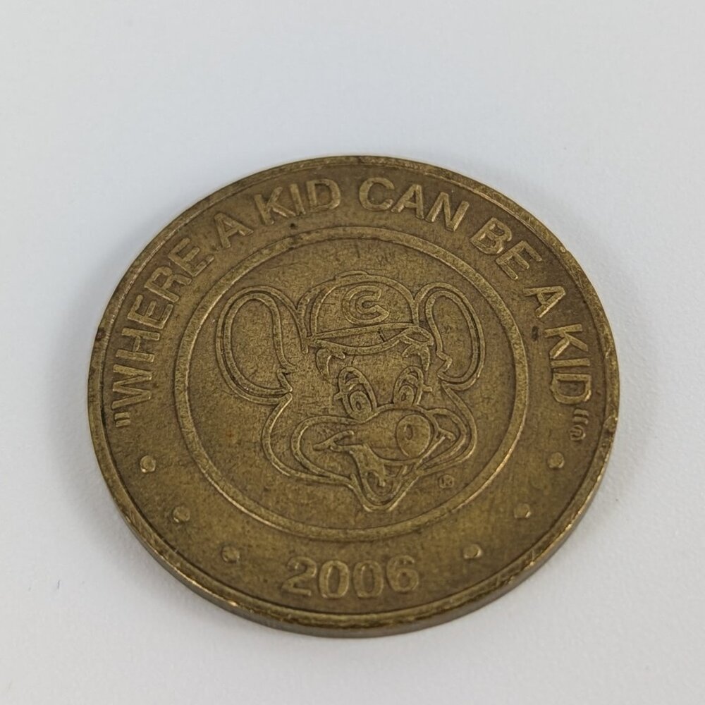 2006 Chuck E. Cheese Gold Token Coin Collectible Souvenir